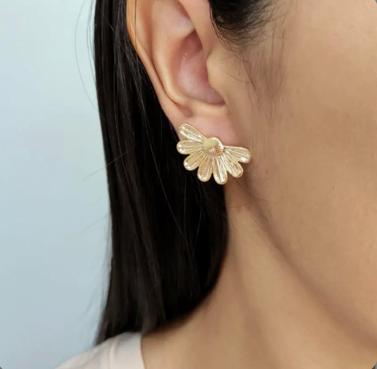 DAISY EARRING