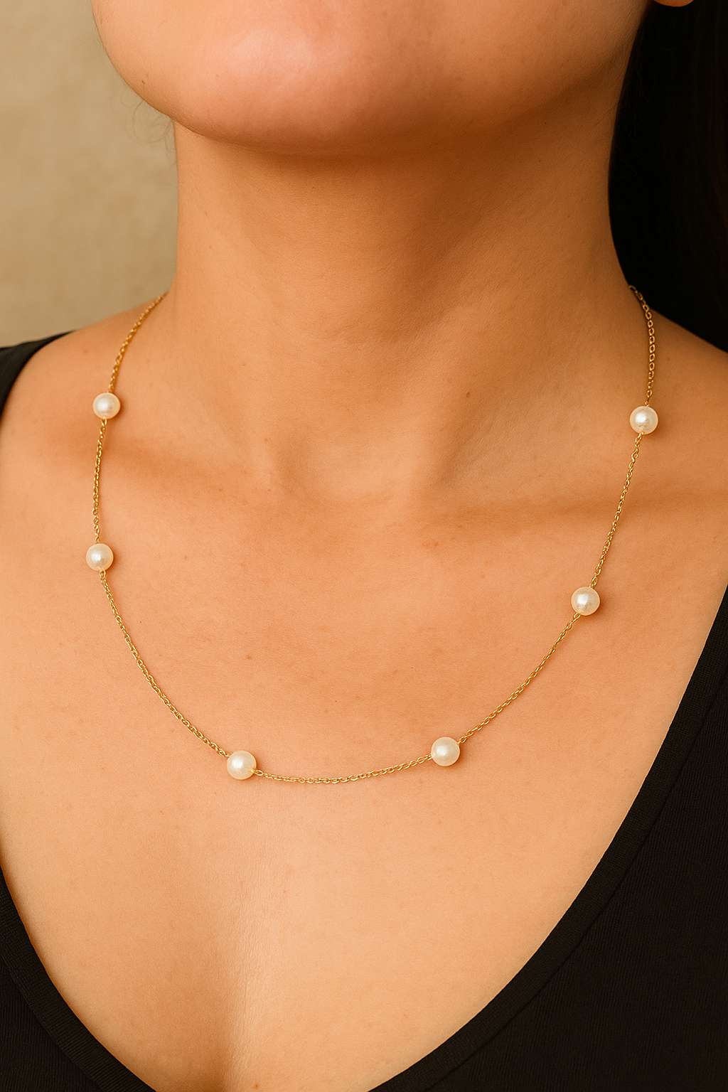 CLASSIC PEARLS NECKLACE